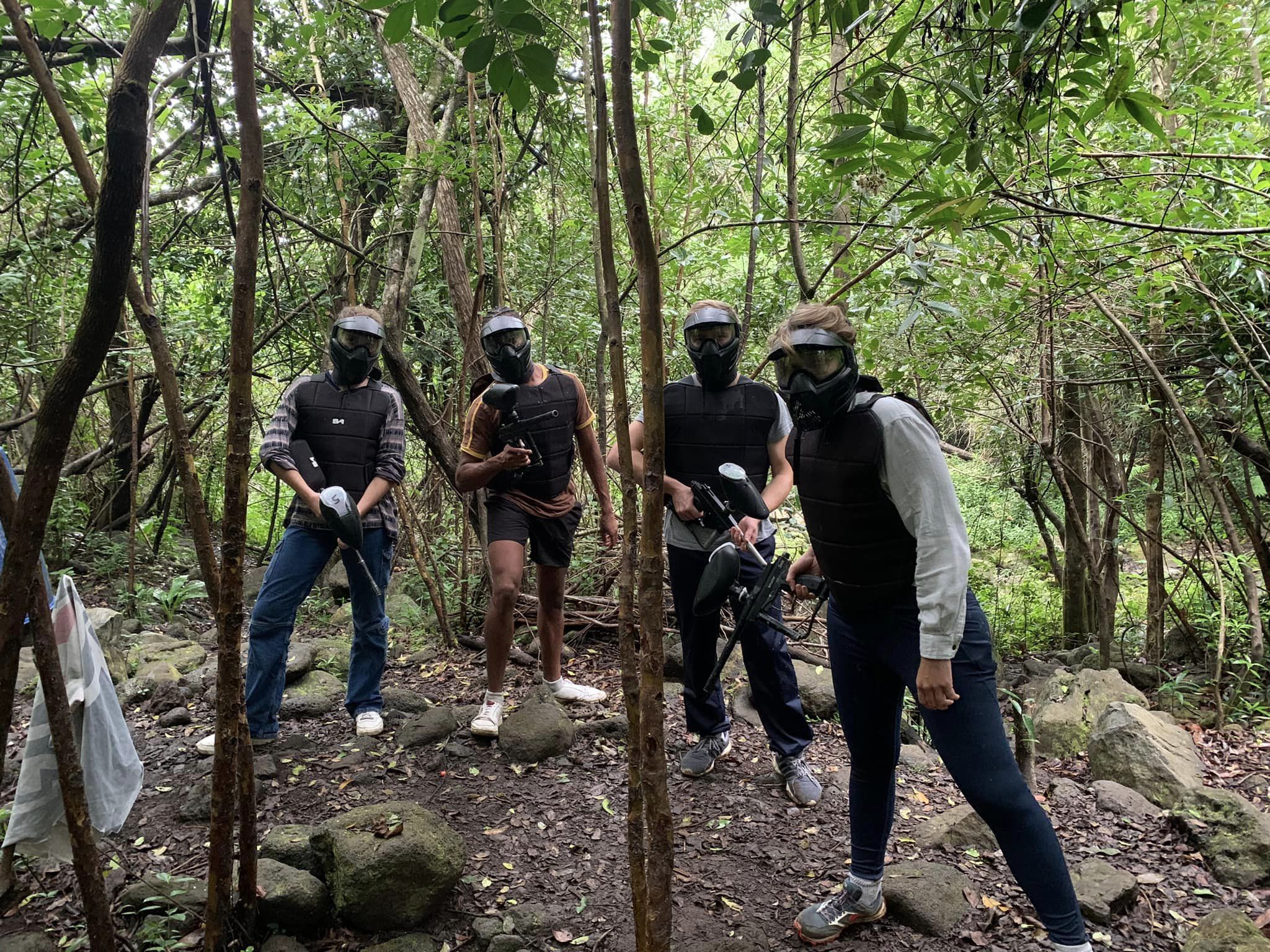 Activité ludique par excellence, le paintball s’adresse à tous et ne requiert aucune qualité physique particulière.